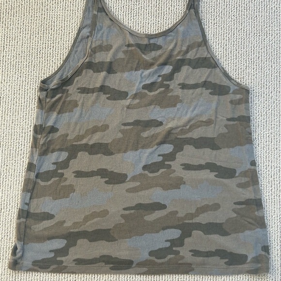 aerie Tops - 🌿Aerie Camo Tank Top, size M🌿